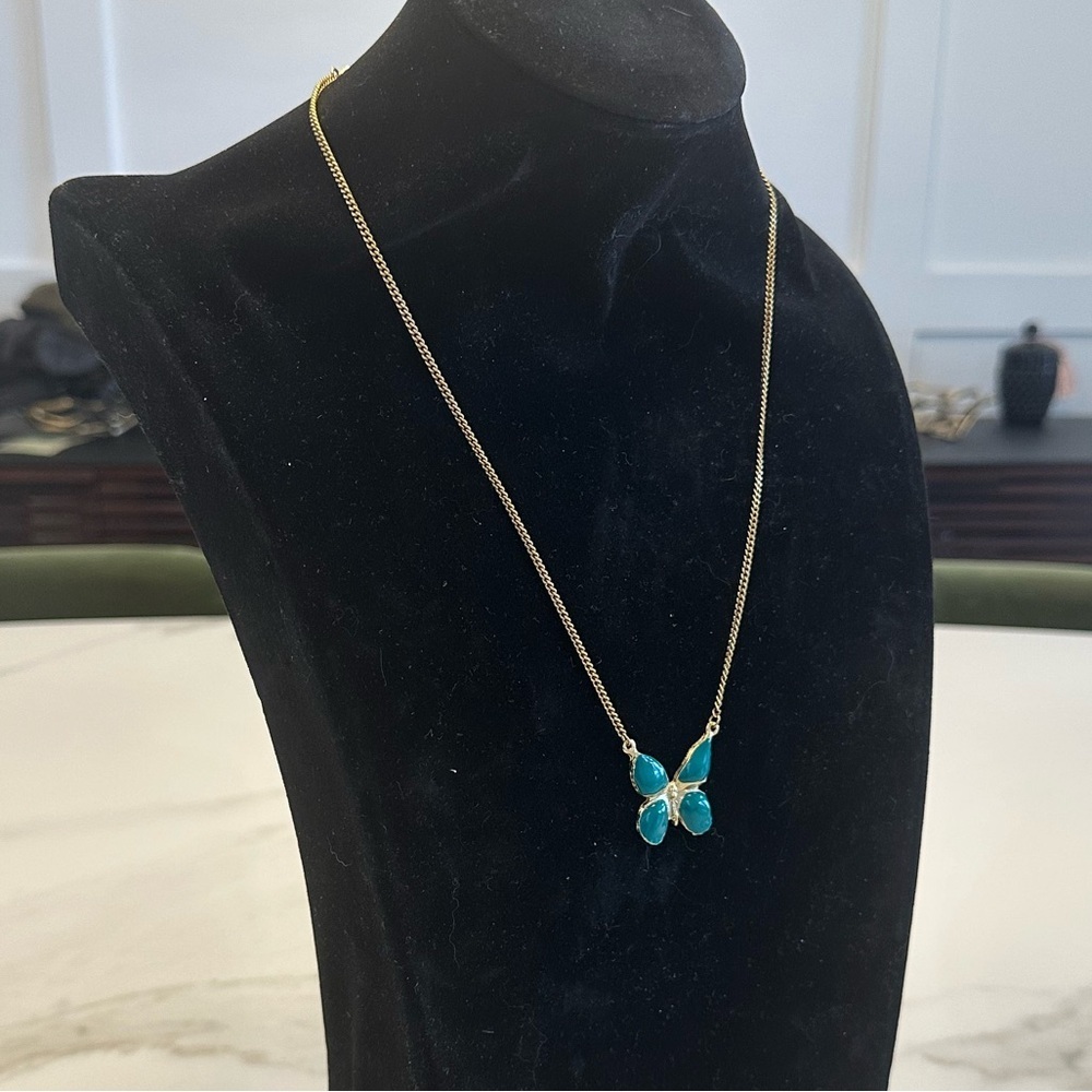 TOVA - Delicate Green Butterfly Pendant Necklace on Gold Tone Chain - Picture 7 of 16